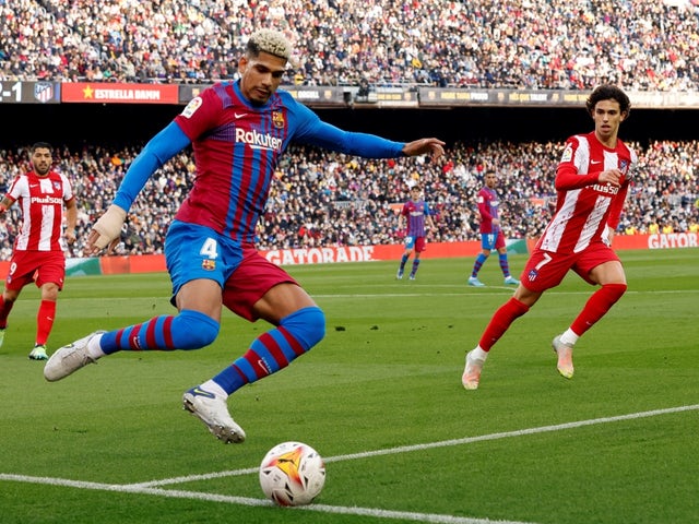 Barcelona announce new long-term contract for Ronald Araujo