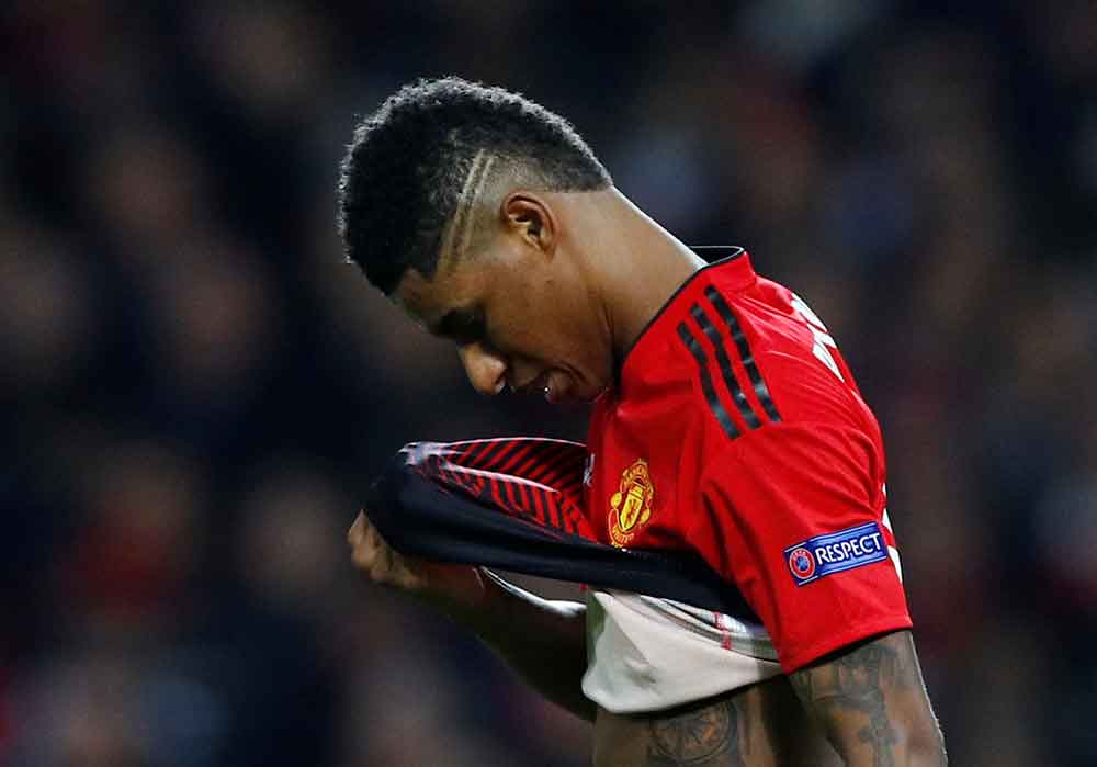 ‘He Just Doesn’t Try At All’ ‘He Takes 10 Years To Make Decisions’ Fans Frustrated As United Star’s Form Woes Continue