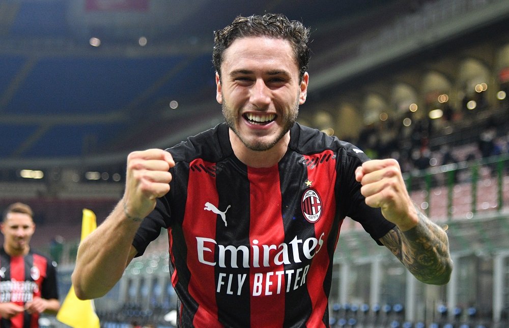 ‘No Thanks’ ‘Huge Luxury Player’ Fans Discuss Whether West Ham Should Make Move For AC Milan Star