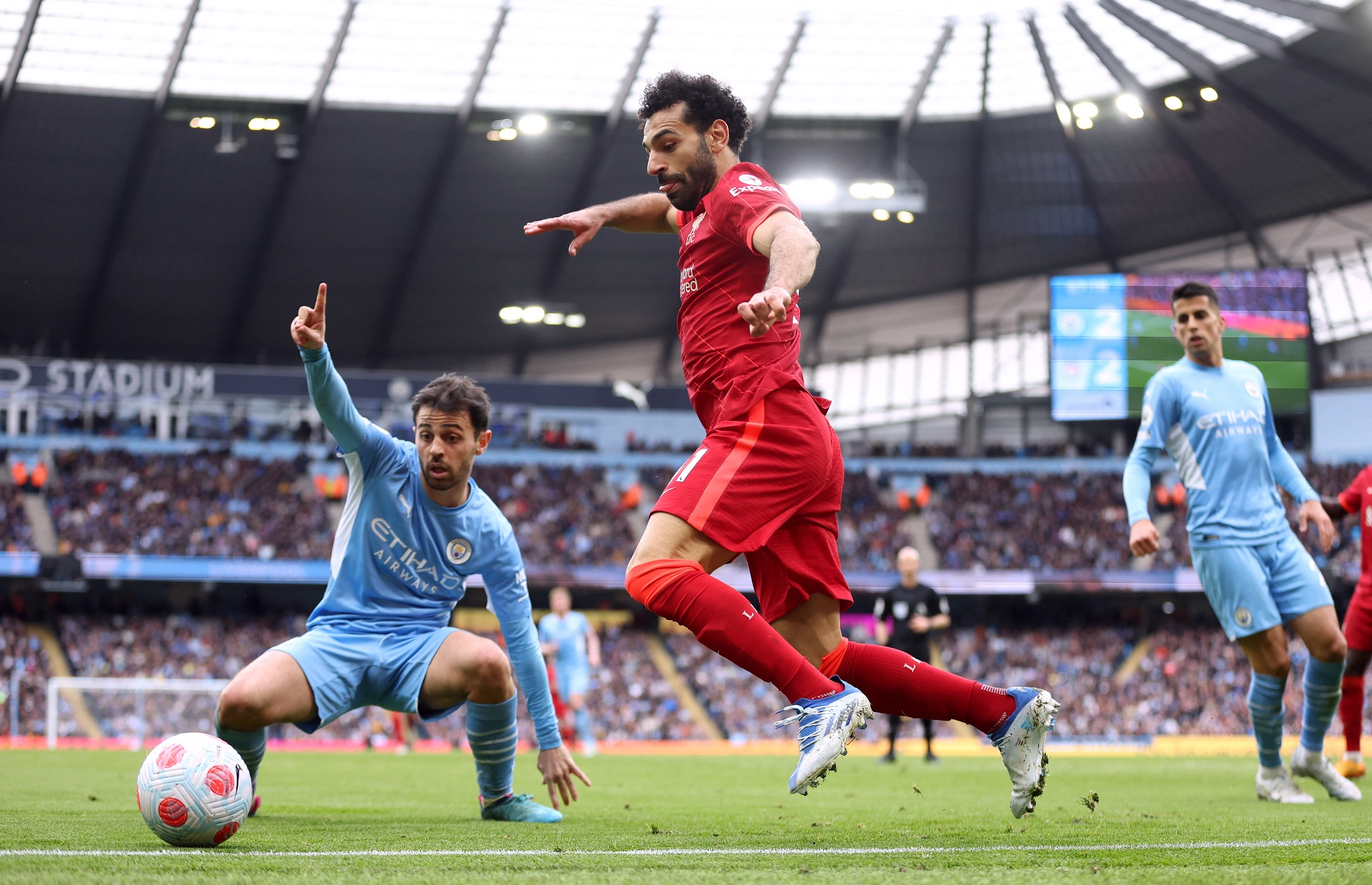 Premier League Title Clash: Liverpool vs Manchester City - Can the Reds Reign Supreme at Anfield?